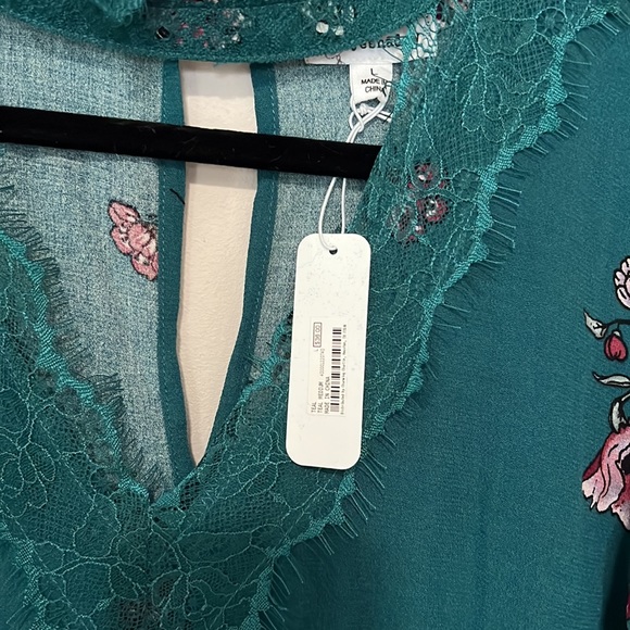 Eyeshadow Boho Dress V Neck Mini to Midi Emerald Green Lace Detail - Picture 9 of 9